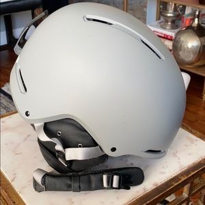 Giro ski/snowboard helmet, adult Large.